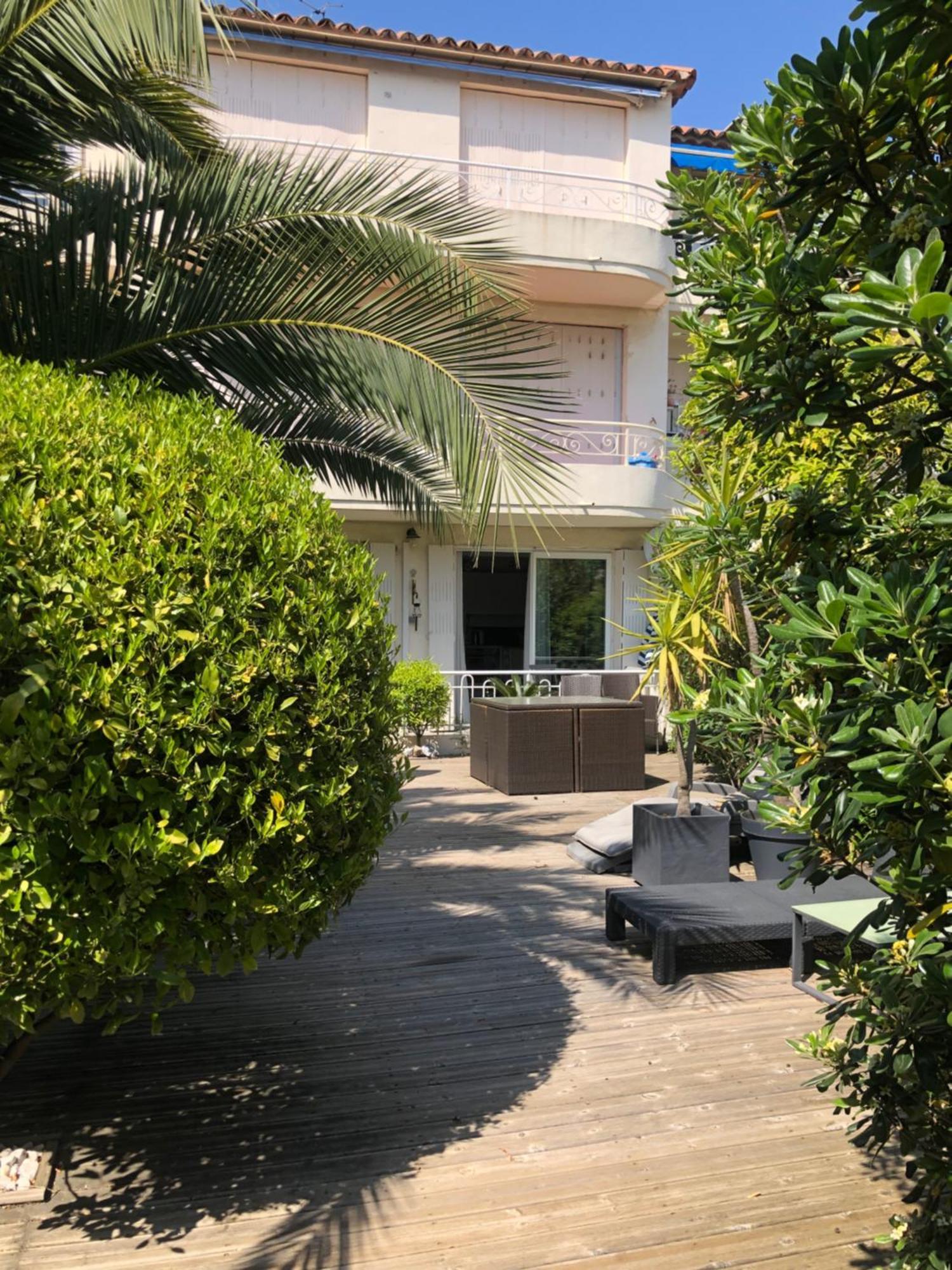 Only 60M To The Beach, 2 Bedroom Cozy Apartment, 80M2 Big Garden, Very Central Cannes Eksteriør bilde